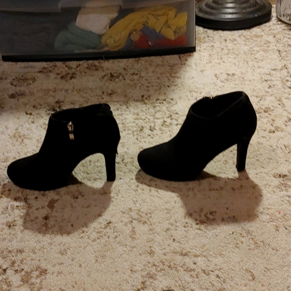 Tie covered heels